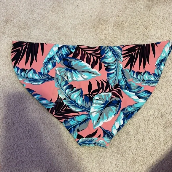 too small - Picture 2 of 3